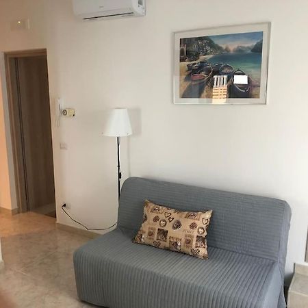 La Casa Di Gio Con Terrazzino Panoramico Apartment Polignano a Mare Bagian luar foto